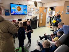 A group of people takin part in Digi Den activities